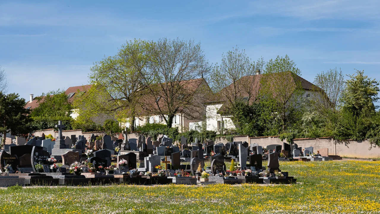 imgi_34_ville-de-heillecourt-cimetiere-50